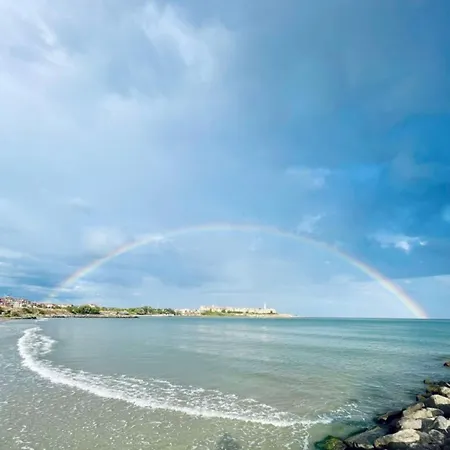 Apartmán Midia Luxurious Beachfront Escape With Pool