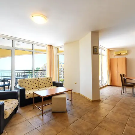Midia Luxurious Beachfront Escape With Pool Апартамент Ахелой