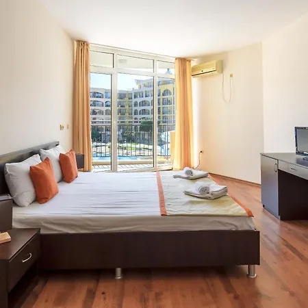 Midia Luxurious Beachfront Escape With Pool * Ахелой