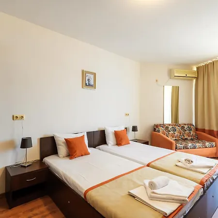 Апартамент Midia Luxurious Beachfront Escape With Pool *