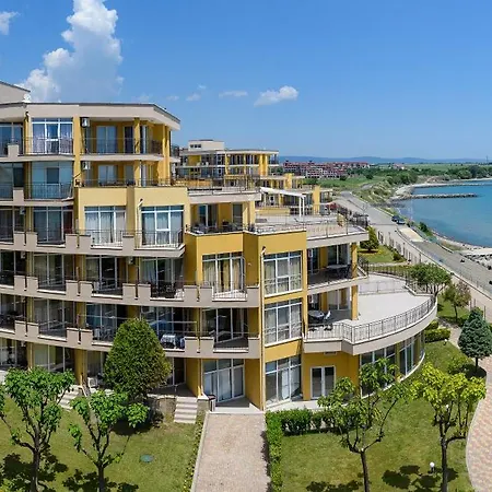 Midia Luxurious Beachfront Escape With Pool * Acheloj