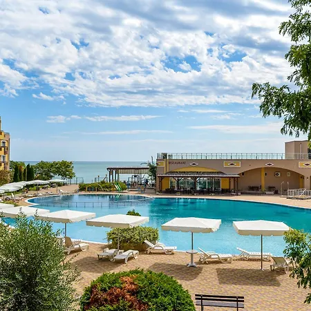 Midia Luxurious Beachfront Escape With Pool Apartmán