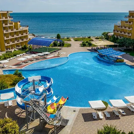 Midia Luxurious Beachfront Escape With Pool شقة أهيلوي