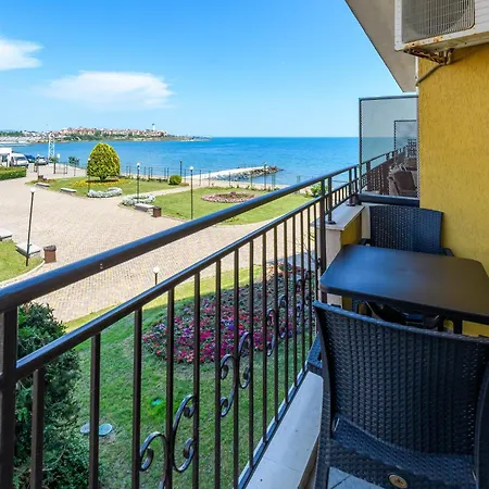 Lägenhet Midia Luxurious Beachfront Escape With Pool *