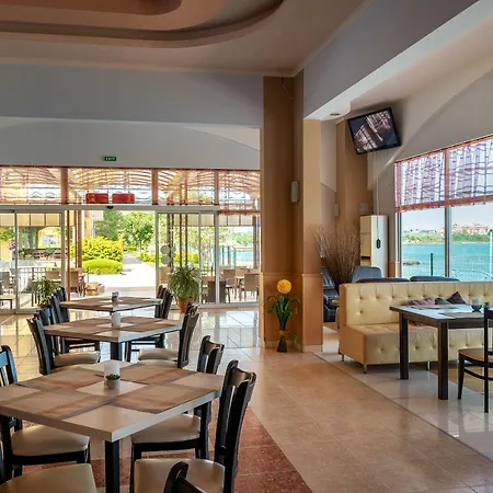 Midia Luxurious Beachfront Escape With Pool Lägenhet Aheloy